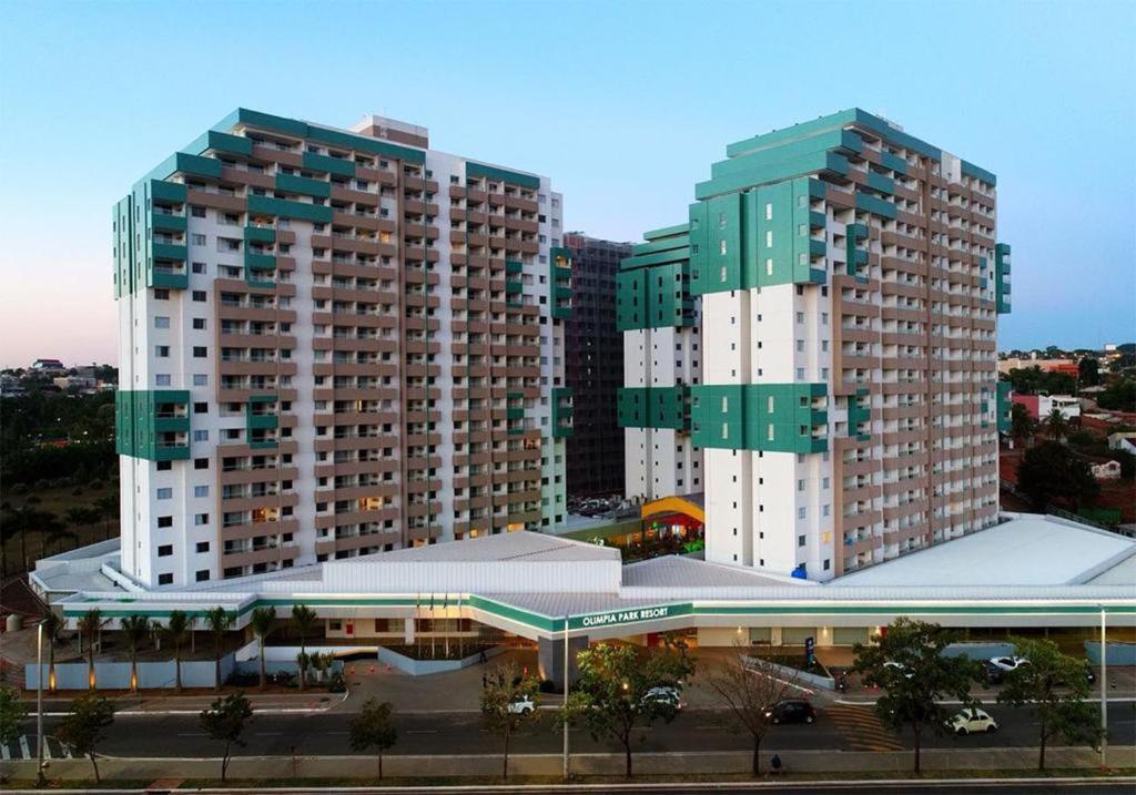 Hospedagem para até 8 pessoas no Enjoy Olimpia Park Resort Olímpia Exterior foto